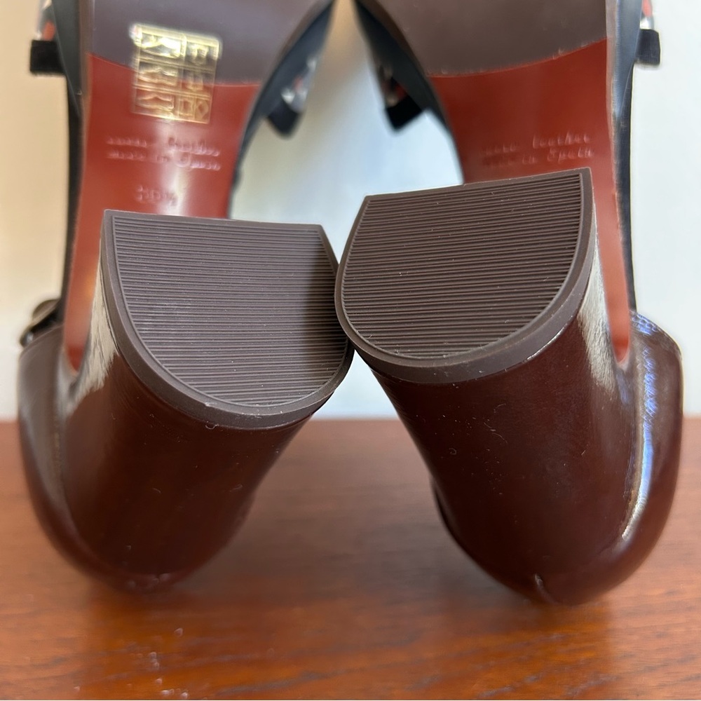 New Chie Mihara Dafra Heeled Shoe - Picture 13 of 14